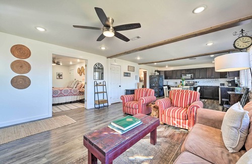 Mountain Home House | Boho Mountain Home Escape, Walk to Marina!