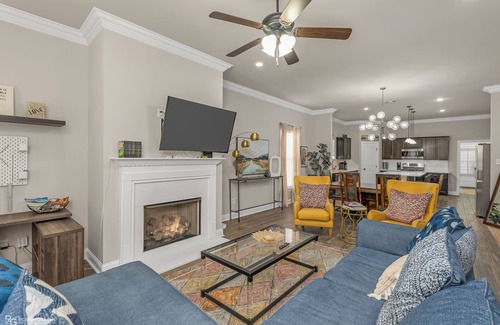 Shreveport House | Boho Retreat! Home away from Home! Tv in Each Room