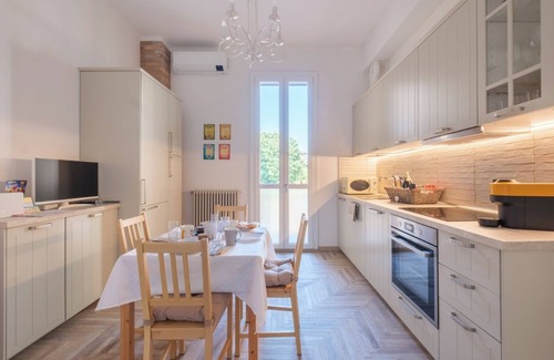 Saragozza-Porto Apartment | BOLOGNA CENTRAL in Art Nouveau Charming Building