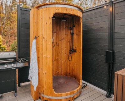 Lupton City Bed & Breakfast | Bolt Farm Treehouse