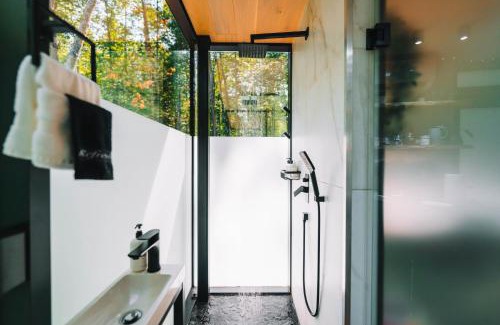 Lupton City Bed & Breakfast | Bolt Farm Treehouse