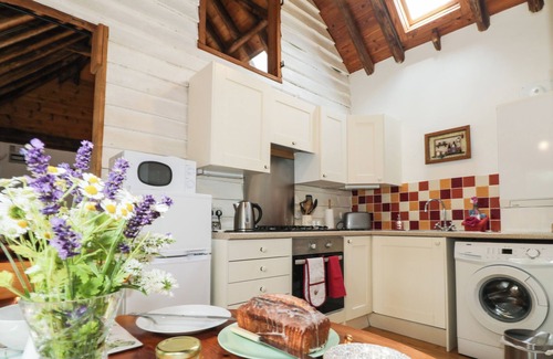 Bilting Cottage | BOLTON BARN, pet friendly, character holiday cottage in Lenham Heath