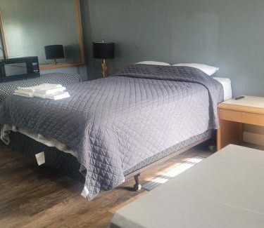 Durham Region Hotel | Bon-Voyage Motel