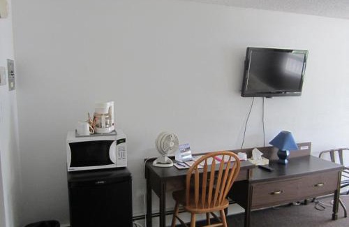 Dawson City Hotel | Bonanza Gold Motel