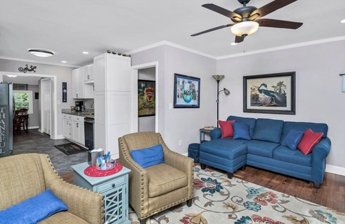 Rosewood House | Bonham Burrow | 2BR 2BA Home Near USC & Ft Jackson
