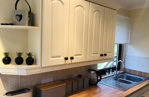 Kilmun Cabin | ‘Bonnie Lodge’ stunning Loch & Mountain View’s from comfortable cabin