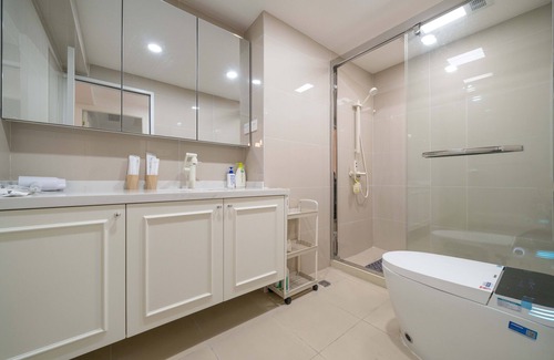 Downtown Shanghai Bed & Breakfast | Book and Bed - Shanghai