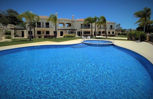 Branqueira Villa | Book for 2024 your luxury 3 bedroom, Villa Cascata, pool, close to Olhos de Agua