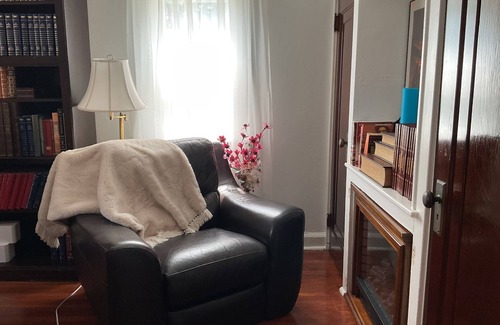 Boonton Bed & Breakfast | Book Lover's Retreat & Writer's Den In The Heart Of Boonton