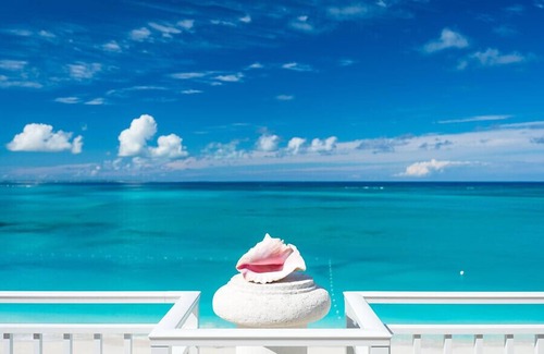 Leeward Settlement Condo | BOOK NOW! August 1 - October 31 15% Off Stays of 3 Nights or More!
