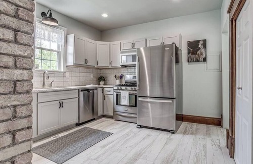 Guthrie House | BOOK NOW! *LANDRUN COTTAGE* Spring 2025