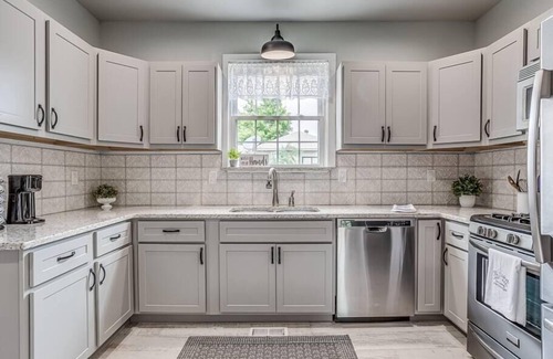 Guthrie House | BOOK NOW! *LANDRUN COTTAGE* Spring 2025