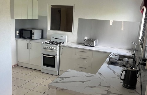 Nuku'alofa House | Book the Entire Place , Great for Families and small groups.-FREE WIFI & NETFLIX