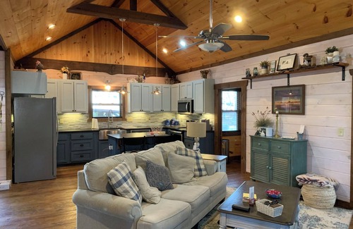 Morganton Cottage | Book today; autumn leaves change soon WOODSIDE COTTAGE in Blue Ridge Mtns N.GA.