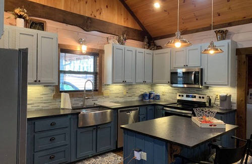 Morganton Cottage | Book today; autumn leaves change soon WOODSIDE COTTAGE in Blue Ridge Mtns N.GA.