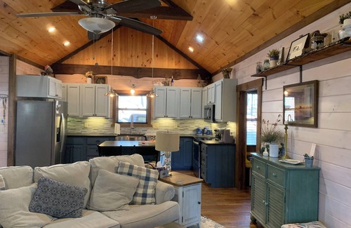 Morganton Cottage | Book today; autumn leaves change soon WOODSIDE COTTAGE in Blue Ridge Mtns N.GA.