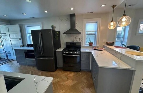 Rogers Park Apartment | Book Your Autumn Get Away, Safe & Serene, Beautiful Unit Chicago - SuperHost!