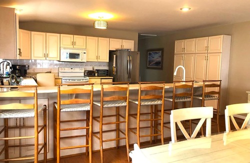 Gold Coast House | Book your vacation in this beachfront townhouse.!