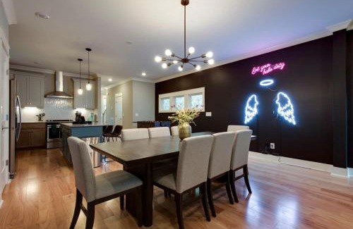 North Nashville House | Booking Fast 12 Beds Large Yard Free Parking