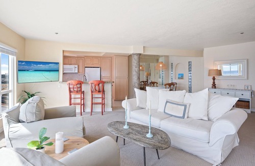 South Redondo Condo | Booking Sept-Nov 2025, Relaxing Ocean Front Getaway with Views, Views, Views!