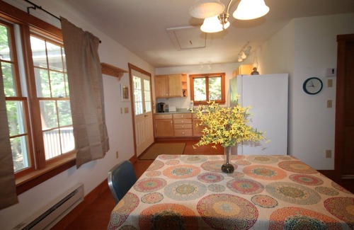 Southport Apartment | Boothbay Open Plan 1- Bedroom Apt. Woods & Water. Southport.