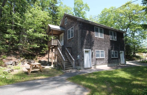 Southport Apartment | Boothbay Open Plan 1- Bedroom Apt. Woods & Water. Southport.
