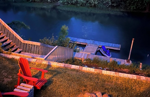 Notre-Dame-de-Bonsecours Ski Chalet | Bord de L'eau Rivière Saumon
