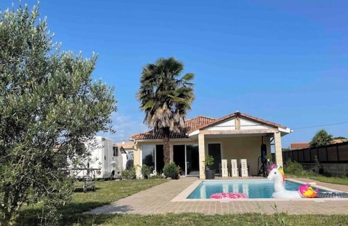La Lande-de-Fronsac Villa | Bordeaux house 120m2 with swimming pool