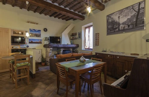 Montepulciano House | Borgo Buio Town House, house in the historic center