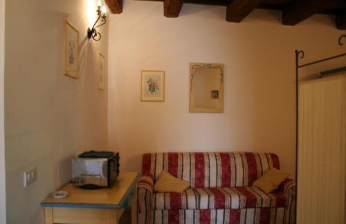 Sellano House | Borgo Di Fonni