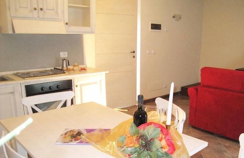 Colico House | Borgo Erbiola Mimosa Rustico Holiday Apartment with Pool