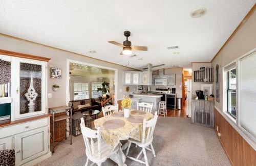 River Ranch House | Born In The Usa Retreat