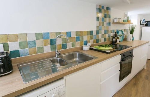 Ty Croes Cottage | Borth Bach - an on the beach that sleeps 4 guests in 2 bedrooms