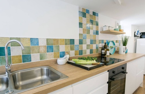 Ty Croes Cottage | Borth Bach - an on the beach that sleeps 4 guests in 2 bedrooms