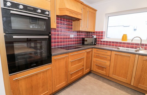 Fairbourne House | BORTHWEN, pet friendly, country holiday cottage in Barmouth