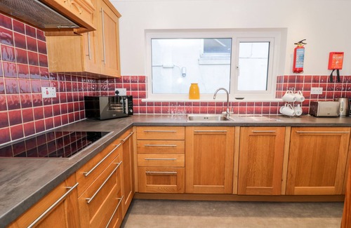 Fairbourne House | BORTHWEN, pet friendly, country holiday cottage in Barmouth