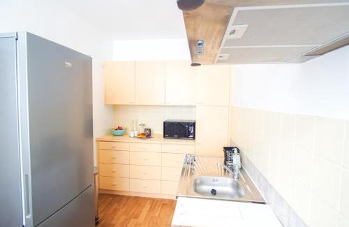 Concarneau Apartment | -BOSCO- Elegant T3 avec balcon et vue sur le port