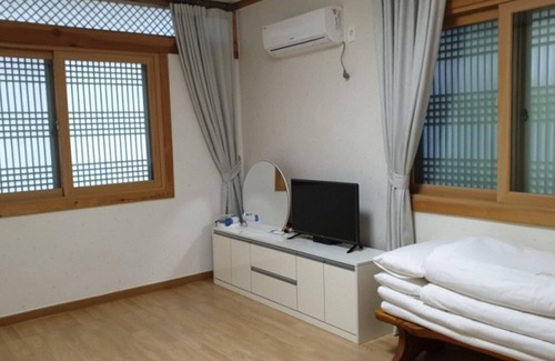 Boseong House | Boseong Shillok Hanok Pension