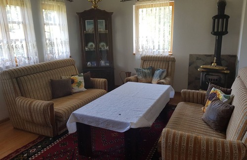 Kulen Vakuf Apartment | Bosnian house next to the Una river, with a view of the old Ostrovica fortress