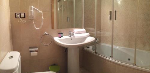 Prats Apartment | Bosquet 1 HUT 7670