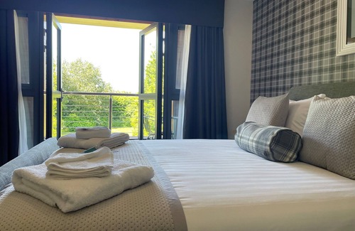 Frampton Hotel | Boston West Hotel