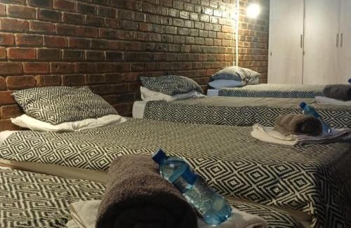 Phokwane Cabin | Bostons Lodge & Restaurant