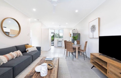 Rapid Creek Apartment | Botanica Aguila Chic Nightcliff Balcony Pad