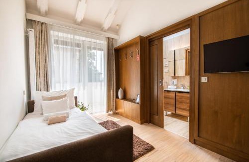 Mad Hotel | Botrytis Borhotel