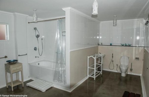 Kandy Bed & Breakfast | BOUGAIN VILLA Luxury "HOME STAY" In Kandy