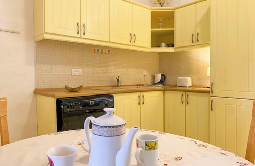Cospicua Apartment | Bougainvillea Breeze & Marina View