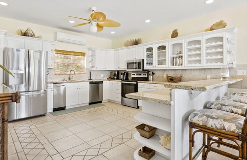 Tar Bay House | Bougainvillea House Offers a relaxed approach to luxury living