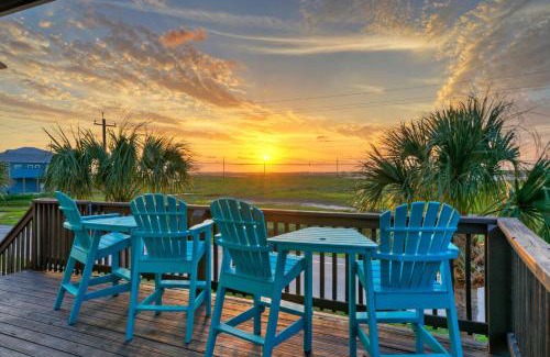 Leeward Sands House | Boujee Pelican by AvantStay PoolGame RoomViews