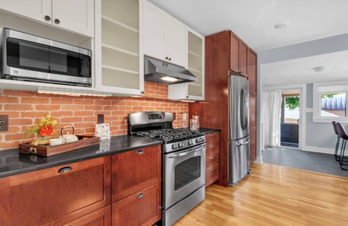 Whittier House | Boulder Bungalow IN TOWN Walk to Everything - SUNDANCE