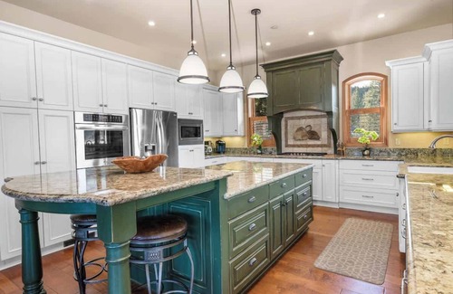 Boulder Bay House | BOULDER COVE, Luxury Lakefront Estate